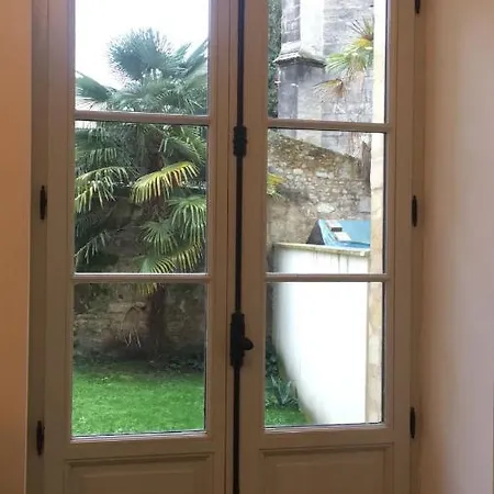 Bordeaux Centre Agreable T2 En Duplex Avec Jardin Ensoleille Au Calme, Draps, Seviettes Et Wifi *